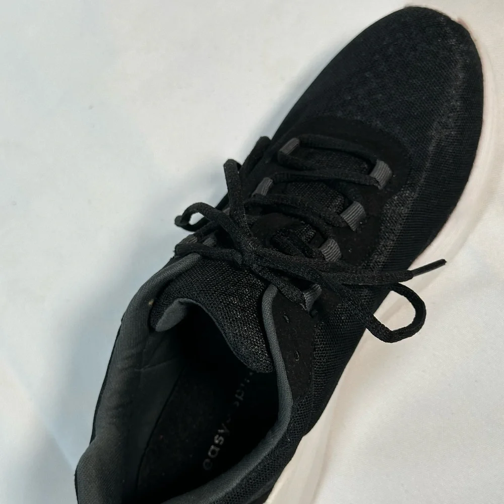 Easy Spirit Women's Black and White Running Shoes Size 6